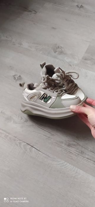 Кроссовки на розмір 29