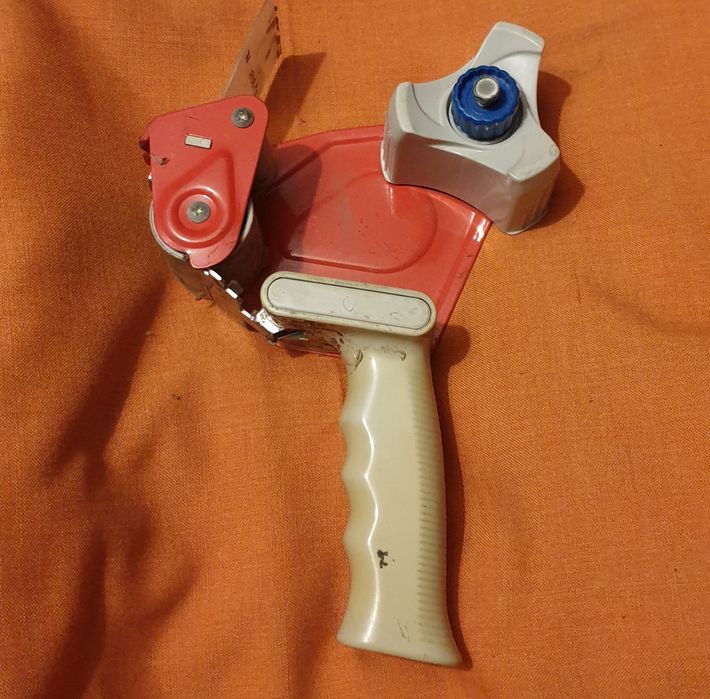 Диспенсер для упаковочной ленты, скотча