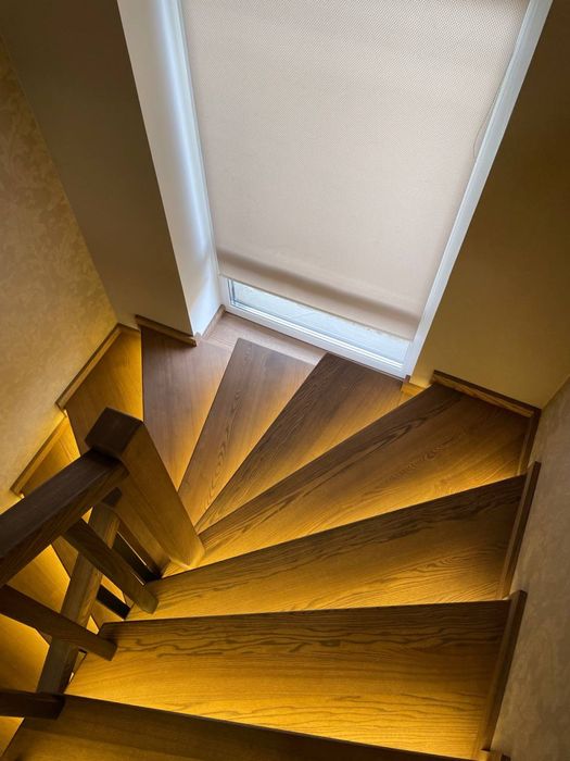 Лестница в дом,обшивка деревом,сходи для дому