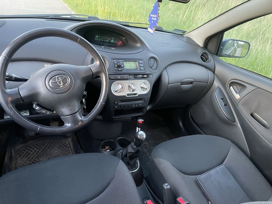 Toyota yaris 1,3 benzyna
