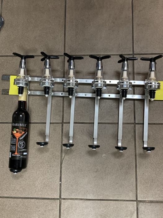 Дозатор для сиропів