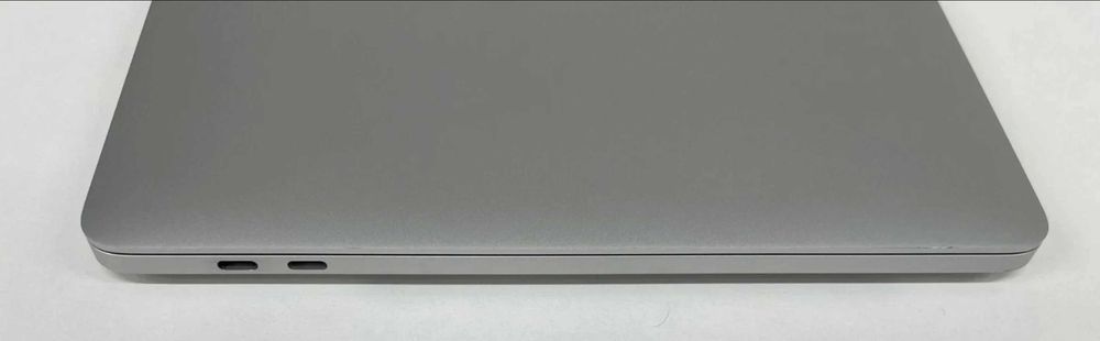 MacBook Pro 13” 2020 Intel i7 / 16GB RAM / 512GB SSD / 4 Thunderbolt Ports