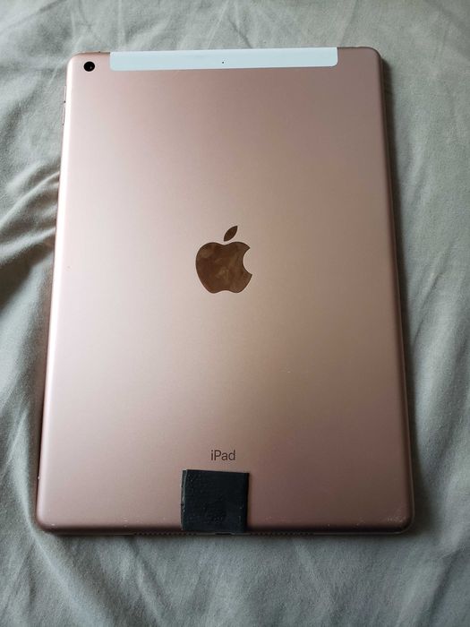 Apple iPad 8 (2020) 128 ГБ Wi-Fi + LTE 10.2" Space Gray |
