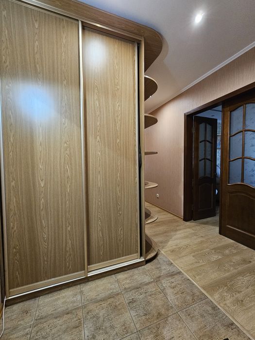 Продам 3 к квартиру на Тополе в кирпичном доме