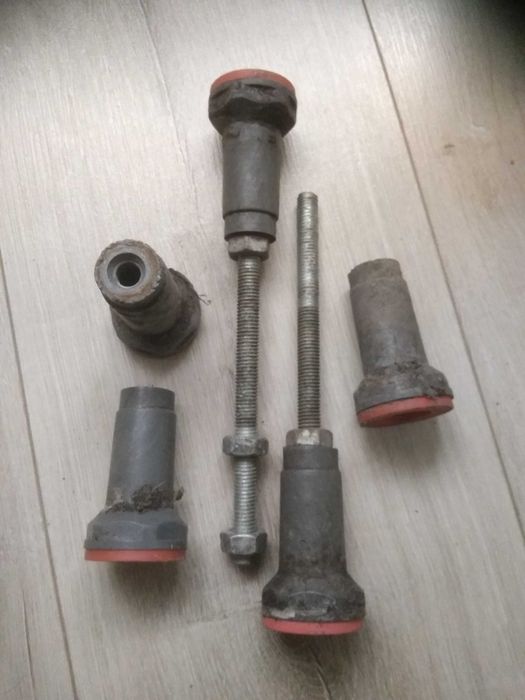 Nóżki pod wannę komplet