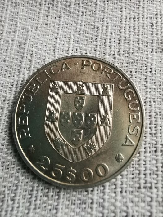 Moeda de 25 escudos -1983 Programa Alimentar Mundial – FAO