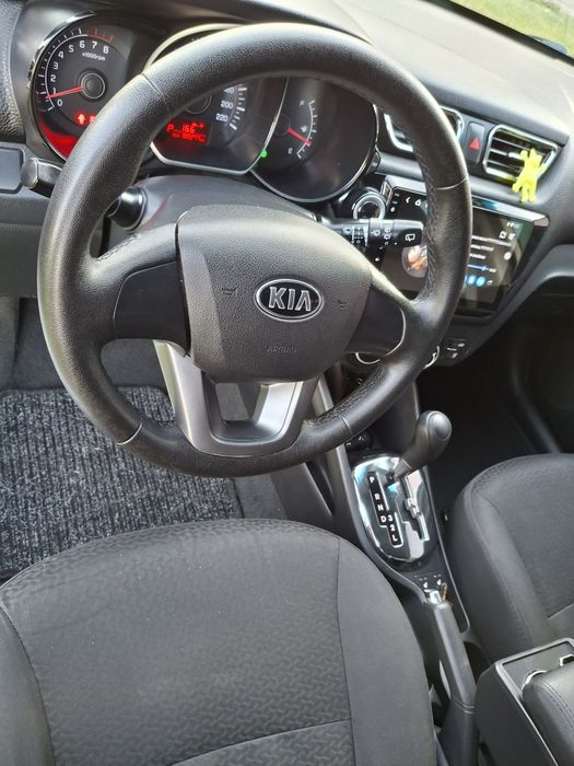 Kia Rio 2012 1.6 automatic