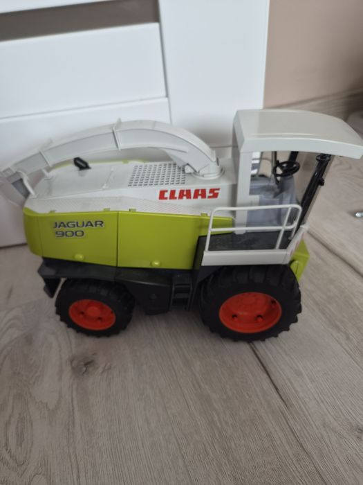 Kombajn do kukurydzy class Jaguara 900 bruder