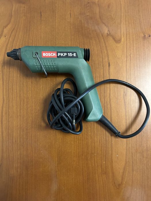 Pistola de cola quente da Bosch PKP 15-E.