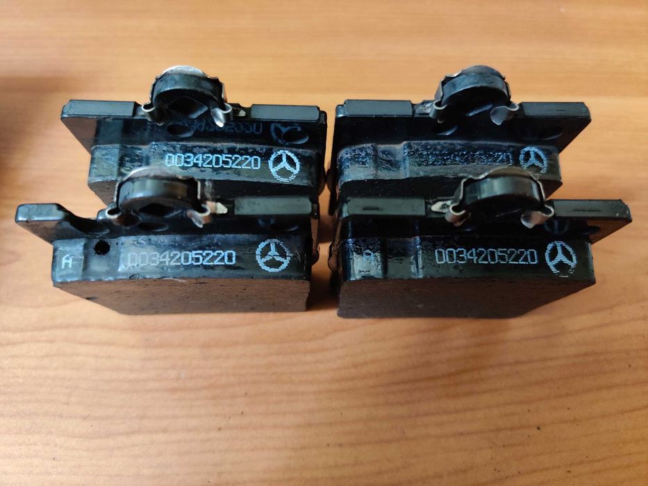 Тормозные колодки задние Mercedes W203 W208 W209 W210