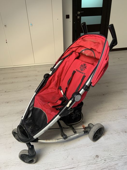 Дитячі іграшки, колиски, коляска