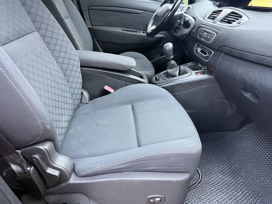 Renault Grand Scenic 3 1.9 dci 2010 рік 7 місць