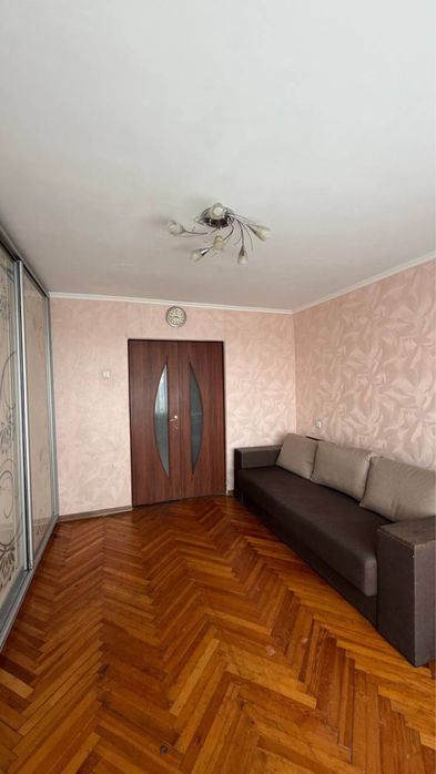 Продам двокімнатну квартиру в самому центрі Ірпеня