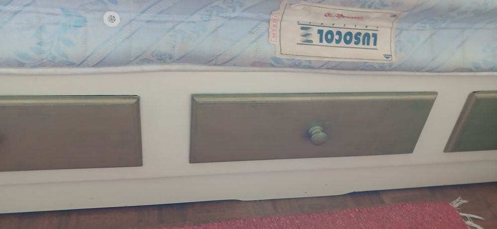 Cama de Solteiro com gavetas