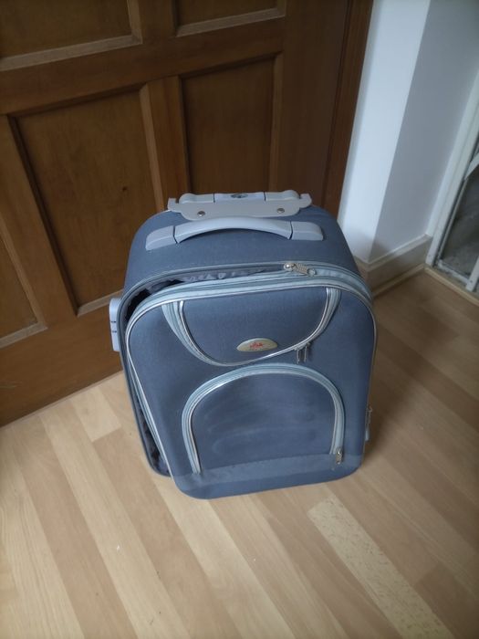 Pequeno trolley de cabine