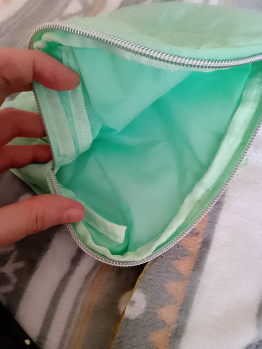 Nowa kosmetyczka , saszetka na leki /kredki/ ołówki AVEC