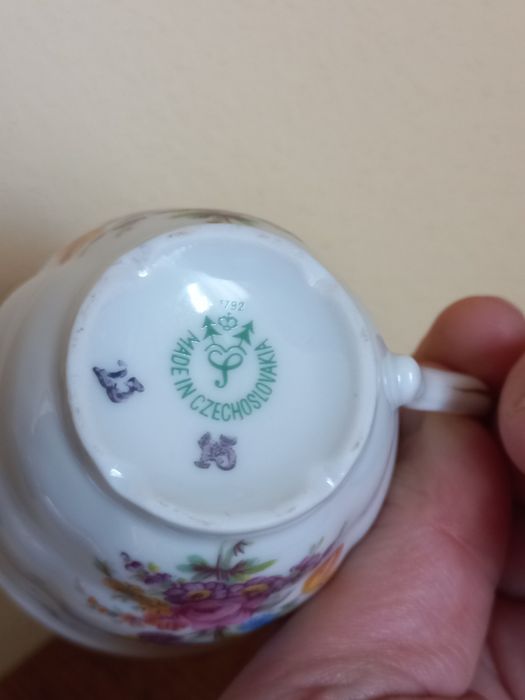 Komplet porcelanowych filiżanek- Czechosłowacja lata 70. XX w.- 6 szt.