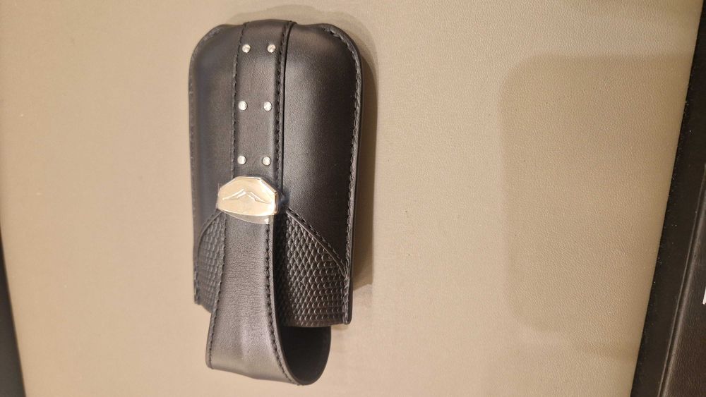 Skórzane etui na telefon Vertu CP-284V