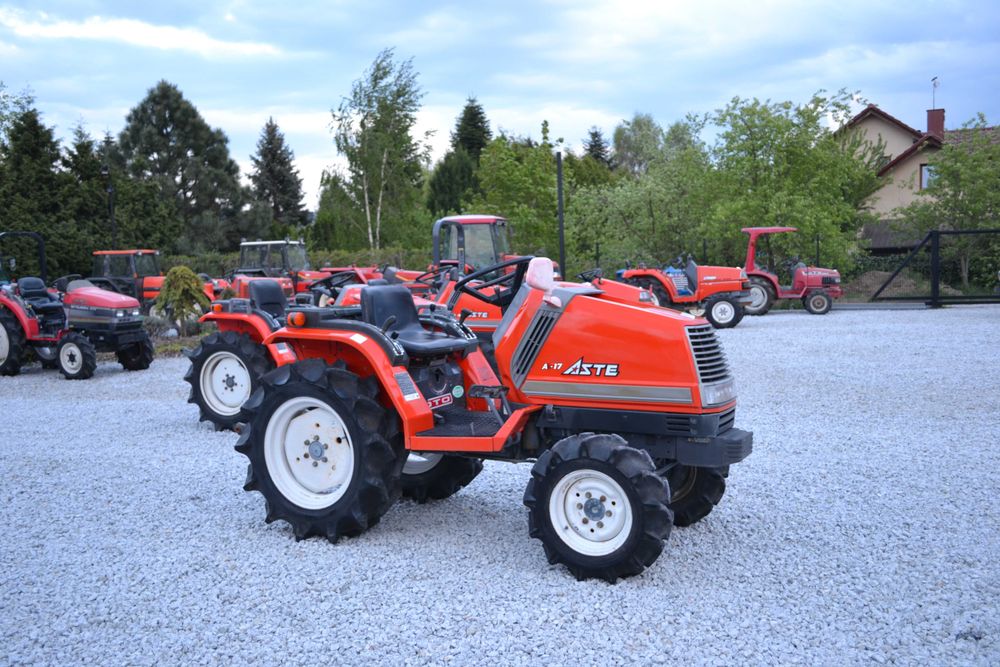 Traktorek japoński mini traktor Iseki Kubota