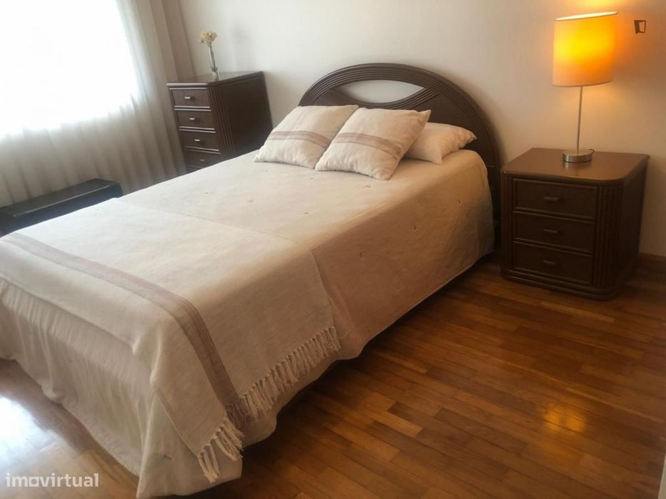 Quarto - localizado em Vila nova de gaia