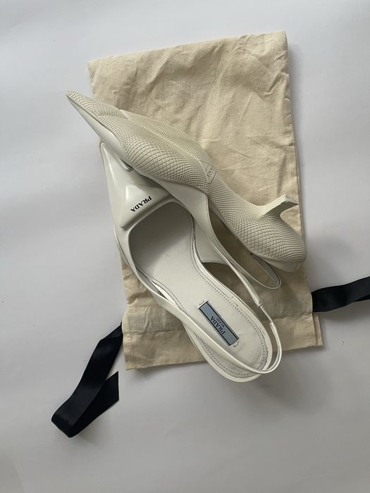 Босоніжки Prada