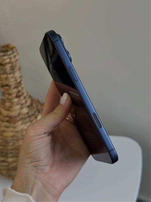 iphone 17 pro max синій