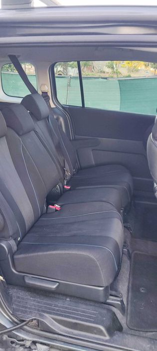Mazda 5 1.6 diesel (7 lugares) Classe 1 na AE. Nacional 3/2011