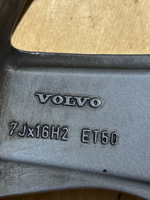 R16_Легкосплавні диски Volvo R-design V40, V50, V60