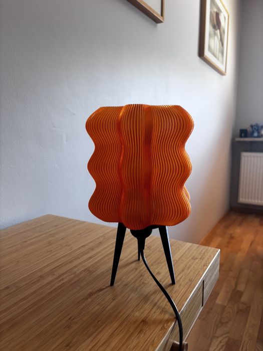 Nowoczesna pomarańczowa lampka stołowa w stylu IKEA