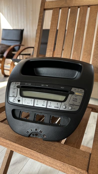 Магнітола з рамкою для Citroen C1, Toyota Aygo, Peugeot 107