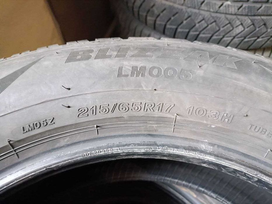 Комплект шин 215/65R17 103H Bridgestone Blizzak LM005