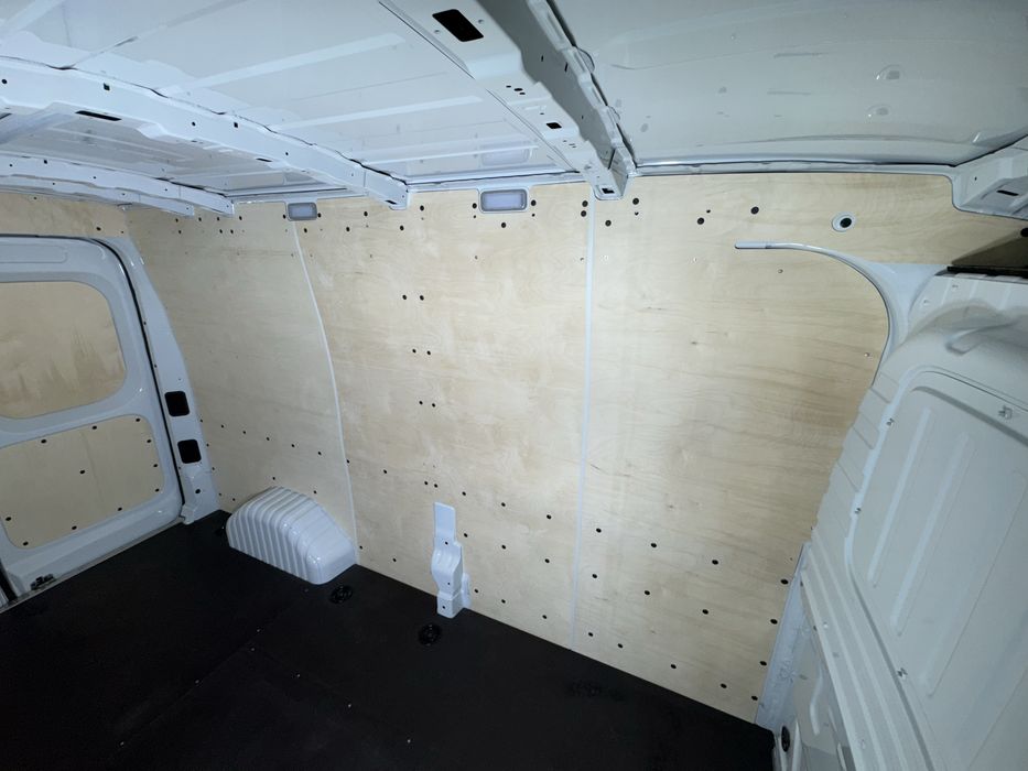 Podłoga Maxus Deliver 9 sklejka 12 mm boczki zabudowa paka ładunkowa