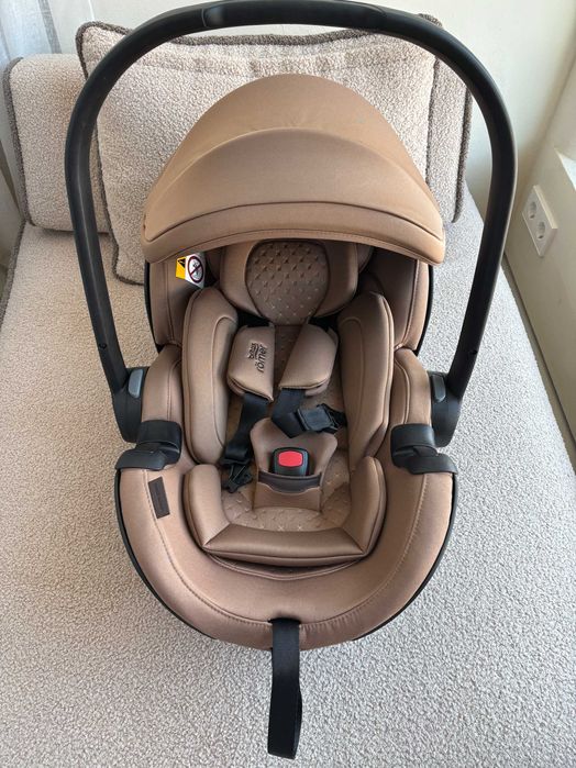 Автокрісло Britax Römer Baby-Safe Pro 2025 (LUX / Warm Caramel)