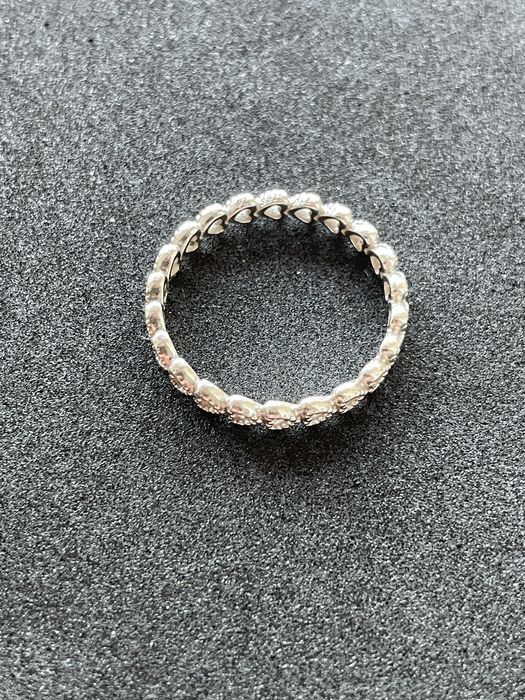 Продам жіночу срібну каблучку Pandora