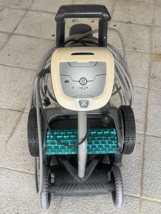 Robot piscina com fios