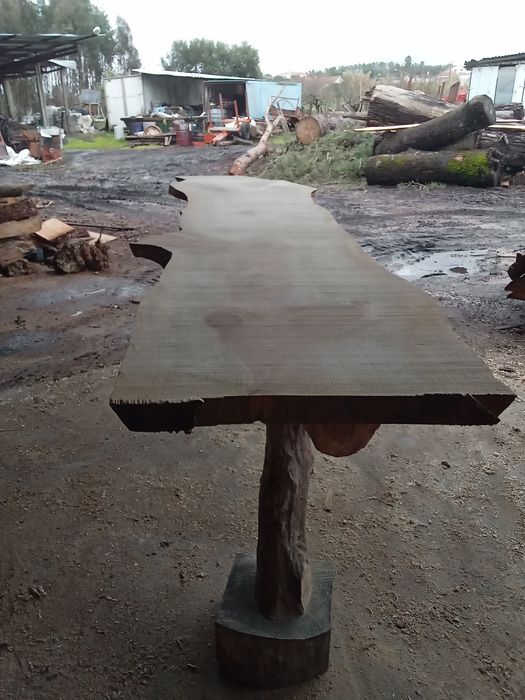 Móveis rústicos madeira seca ao natural