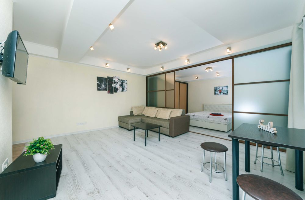 Центр./ Крещатик -- 10 хв./ Арена-СІті./.Гуллівер.