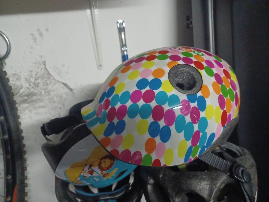 Capacete para criança p/ desportos radicais