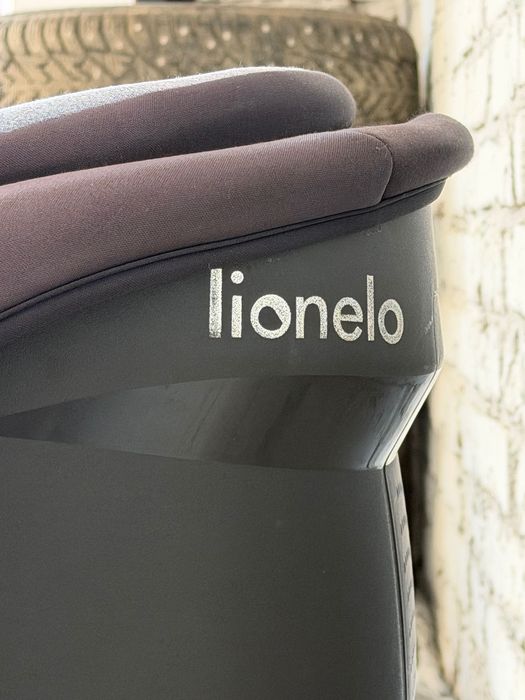 Дитяче автокрісло Lionelo Neal