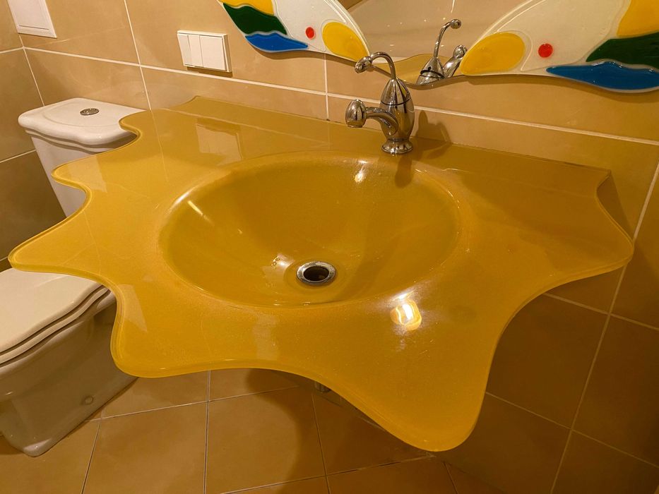 Дизайнерське дзеркало зеркало, рукомийник, змішувач Gessi, умивальник