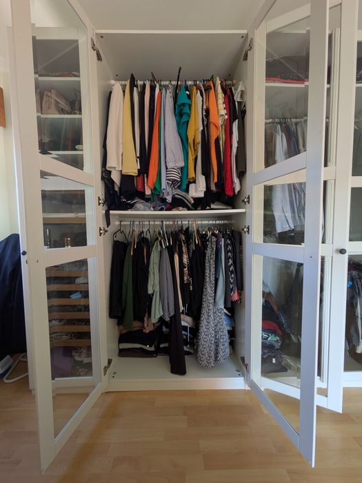 Roupeiro modular IKEA:  3 módulos com portas de vidro