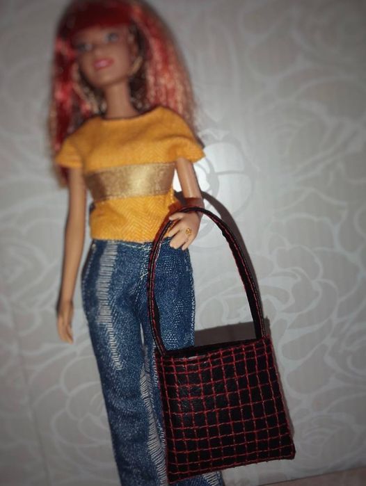 Меблі, одяг, сумки для барбі. Ручна робота.