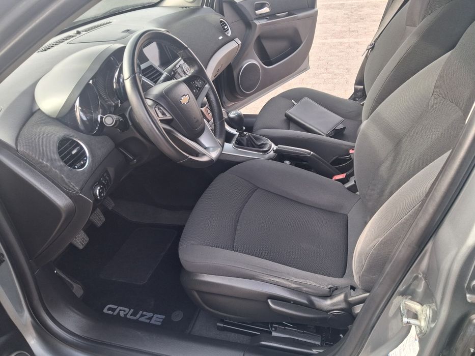 Chevrolet Cruze 2011r 1.8benz sprowadzony zarejestrowany w Polsce klimatronik ,idealny do lpg