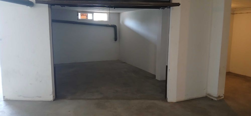Vende-se garagem nas caldas da rainha