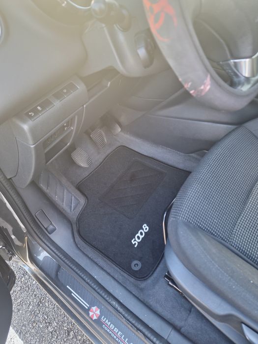 Carrinha de 7 lugares Peugeot 5008 1.6 Blue HDI Style