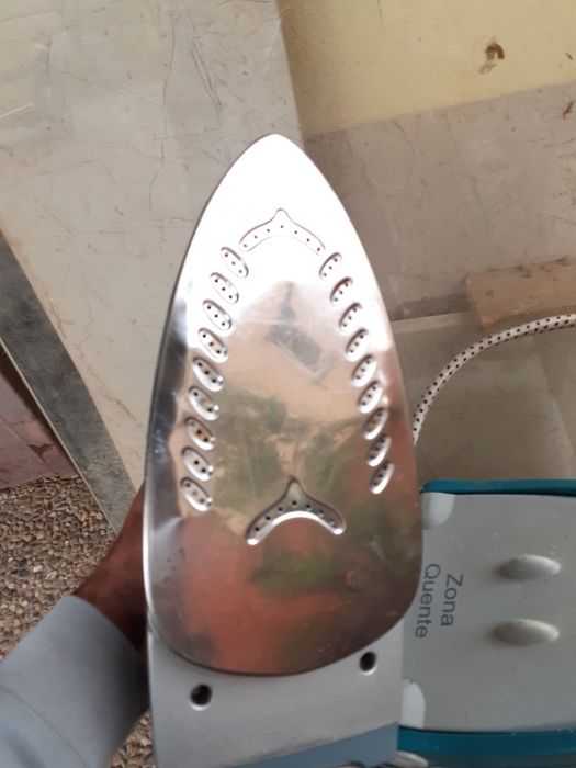 Ferro de engomar troia