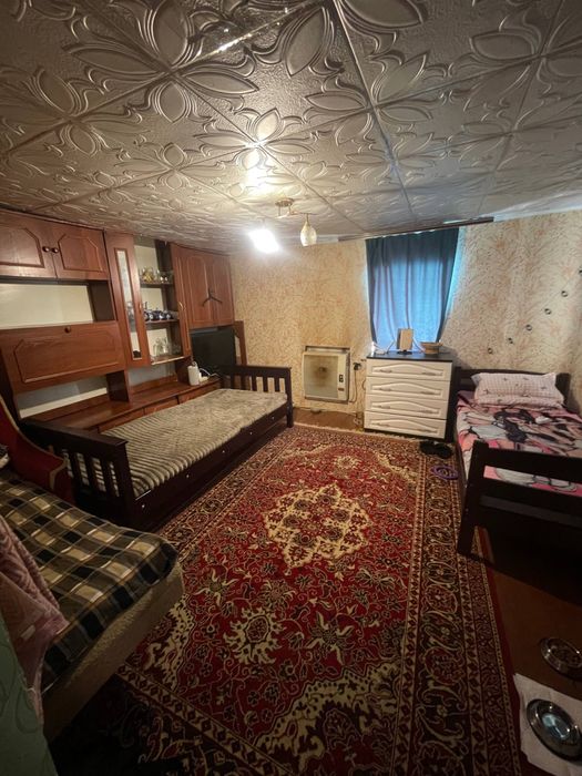 Будинок з ділянкою 10 соток