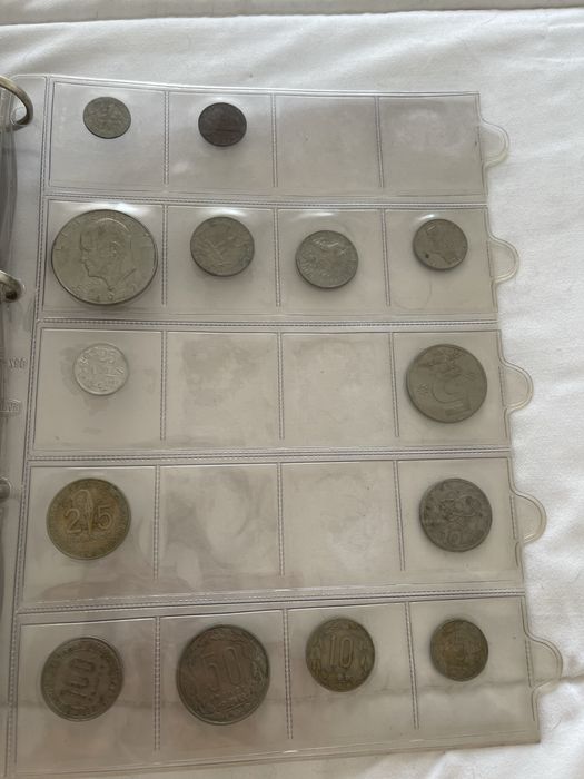 Coleçào de cerca de 100 moedas nacionais essencialmente