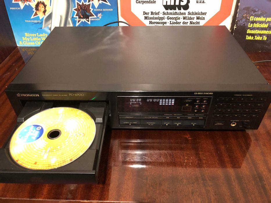 CD програвач Pioneer PD-6700