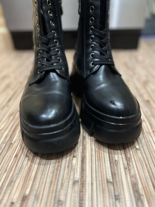 Ботинки зимові на масивній підошві